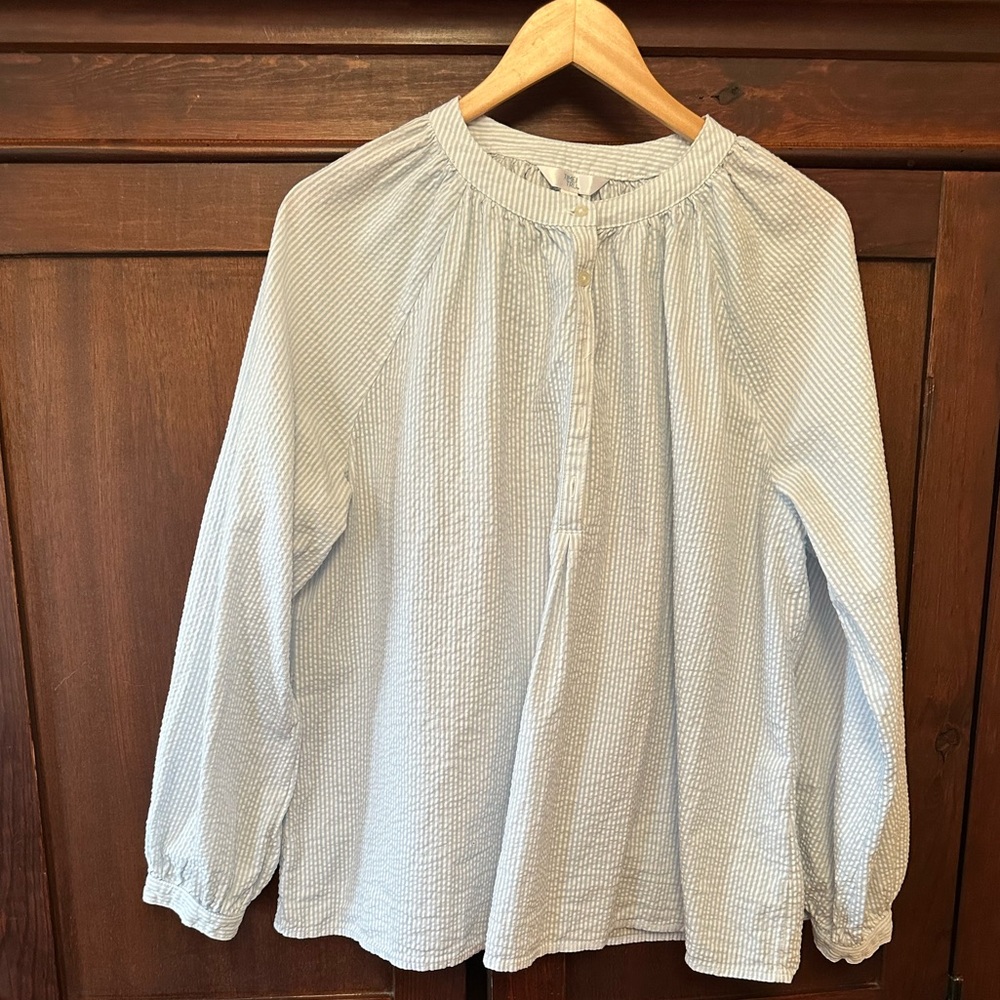 Seersucker Women’s shirt Like New